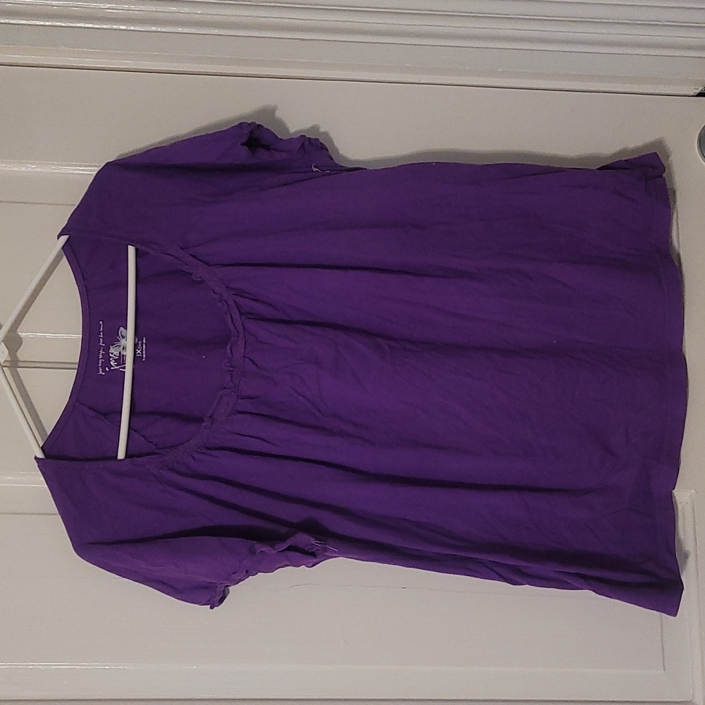 JMS. 1x purple t-shirt.